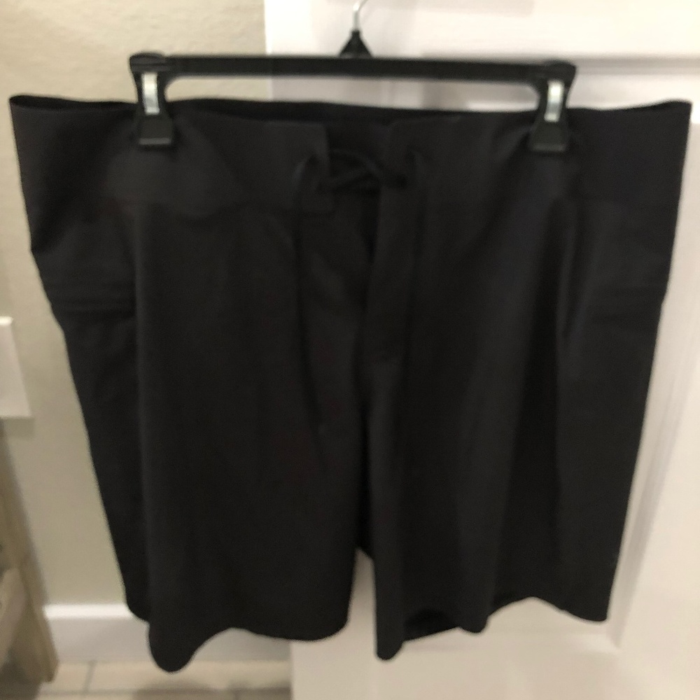 Lululemon Mens Swim Trunks GUC Size 36